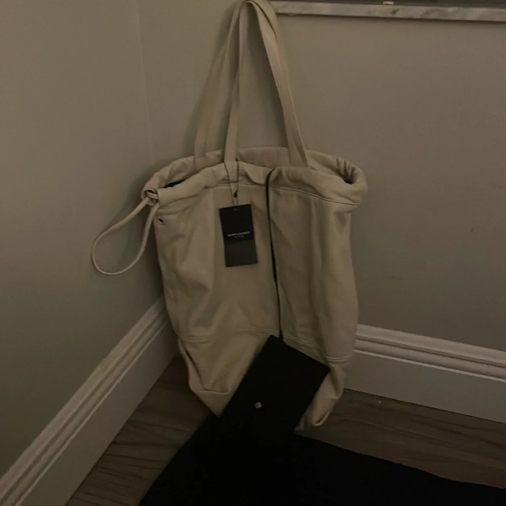 YSL authentic lamb skin bag. Card of authenticity. - Picture 12 of 17